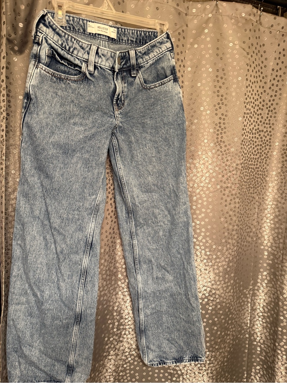 new no tags hollister low rise baggy  Women's Light Wash Jeans